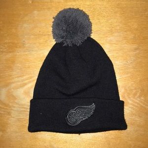 Red Wings beanie